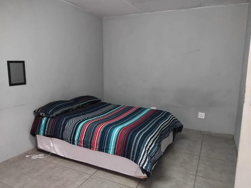To Let 2 Bedroom Property for Rent in Kannoniers Park North West